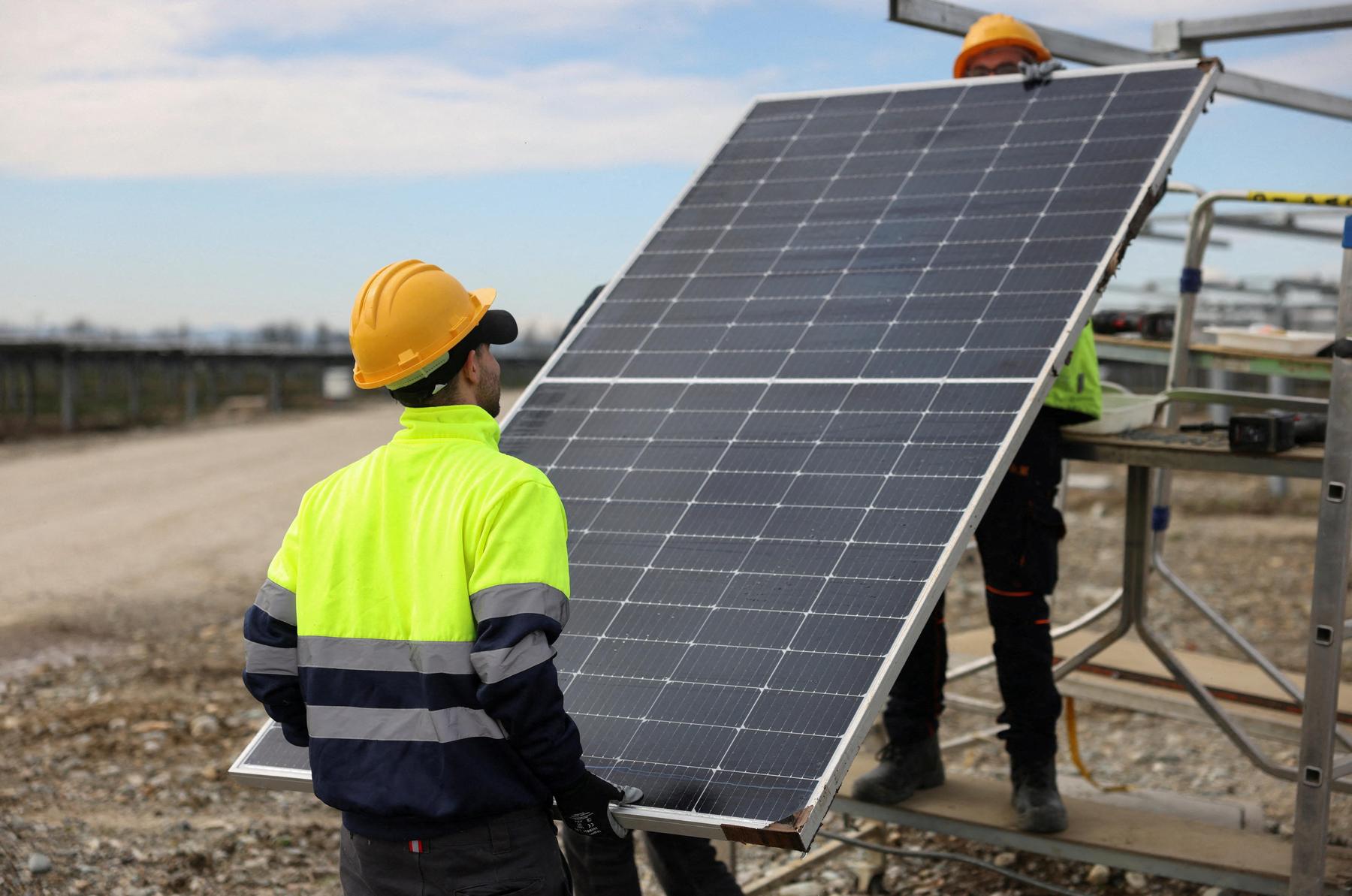 zu schwaches netz für grünen und schwarzen solarstrom-boom