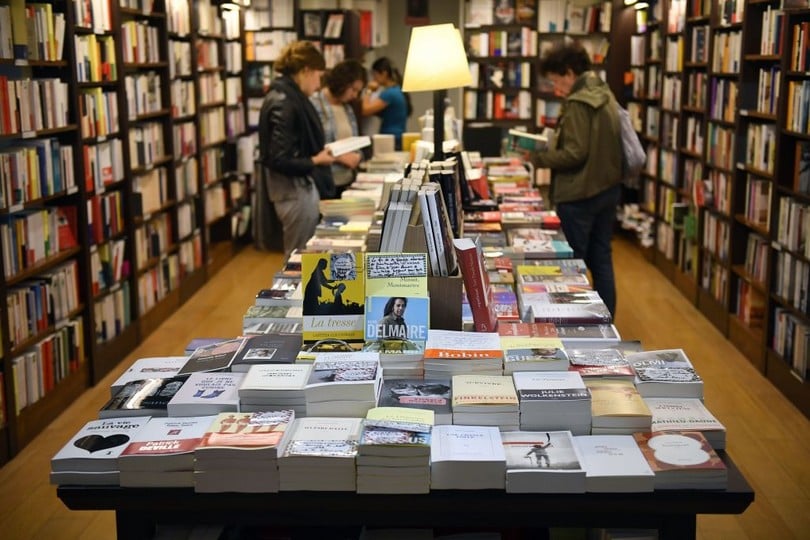 le secteur de l'édition demande d'interdire la pub pour les livres sur les chaînes françaises