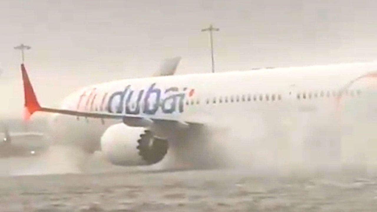 Planes battle flooding at Dubai airport amid heavy rain
