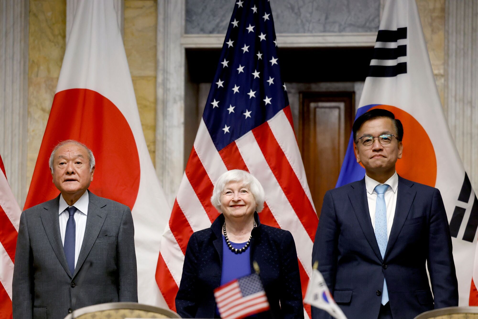 yellen meets japan, south korea counterparts in bid to boost economic ties