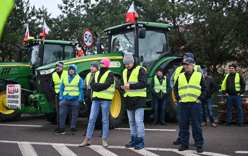 polish farmers to resume ukrainian border blockade on one of routes