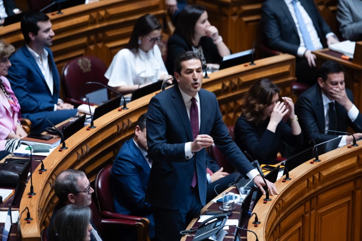 psd pergunta se montenegro mentiu no parlamento, ps responde que manteve “ambiguidade e dissimulação”