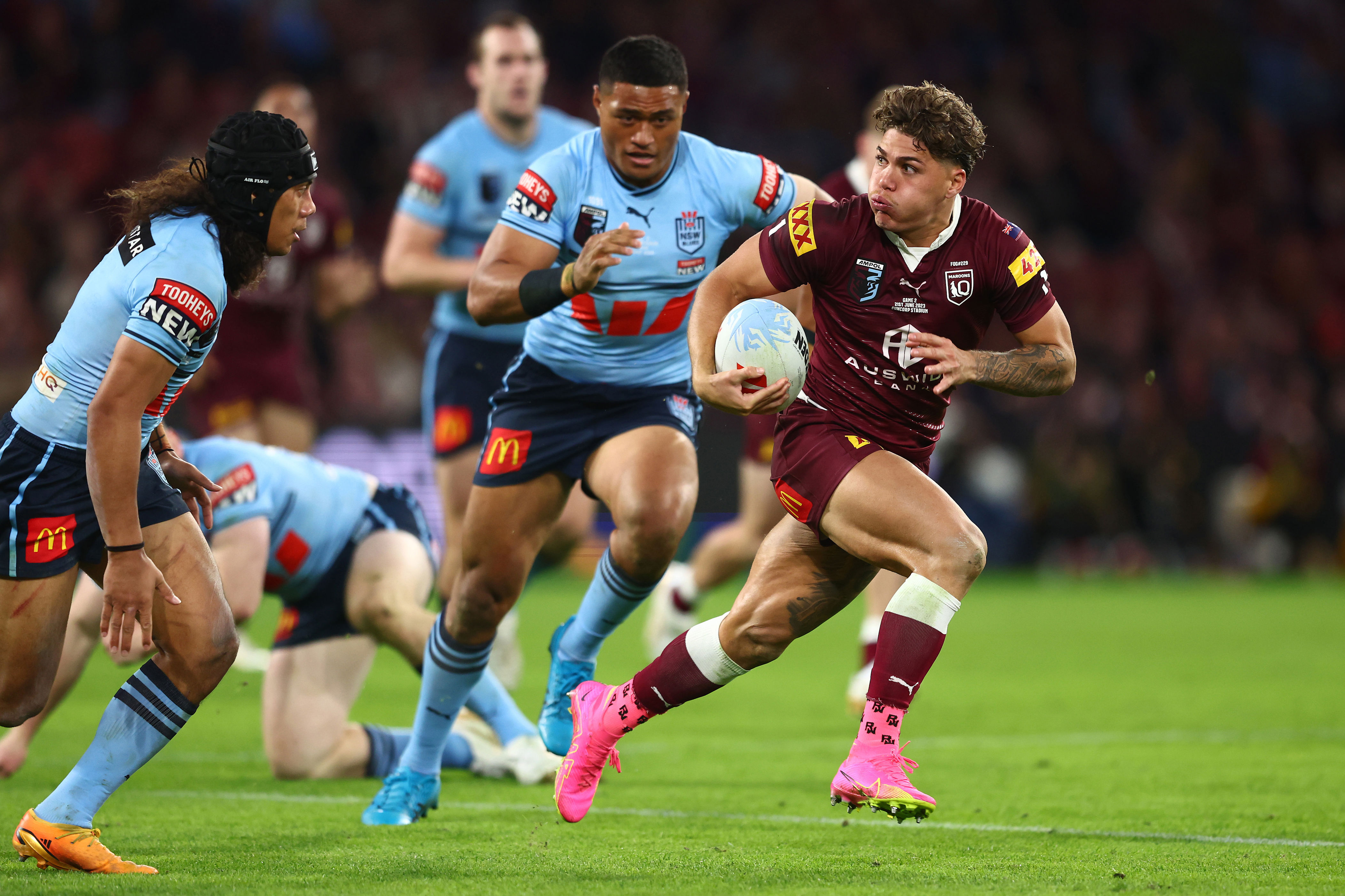 legends weigh in on 'neck and neck' maroons headache