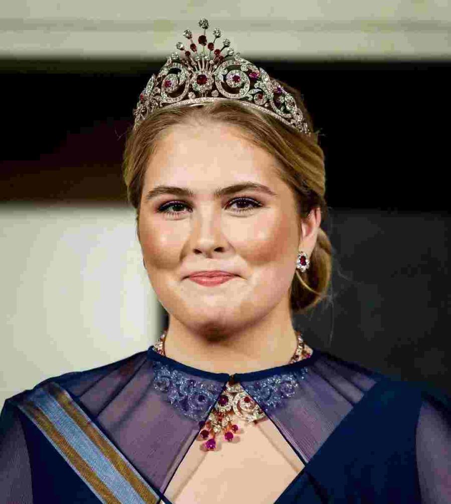 la princesa amalia debutó como heredera de holanda en el banquete en honor a los reyes de españa, felipe y letizia