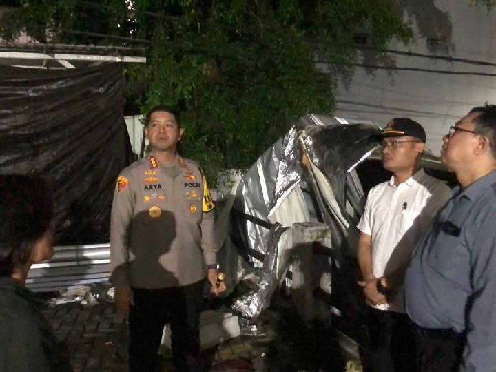 lima polisi ditangkap, diduga pakai narkoba di depok