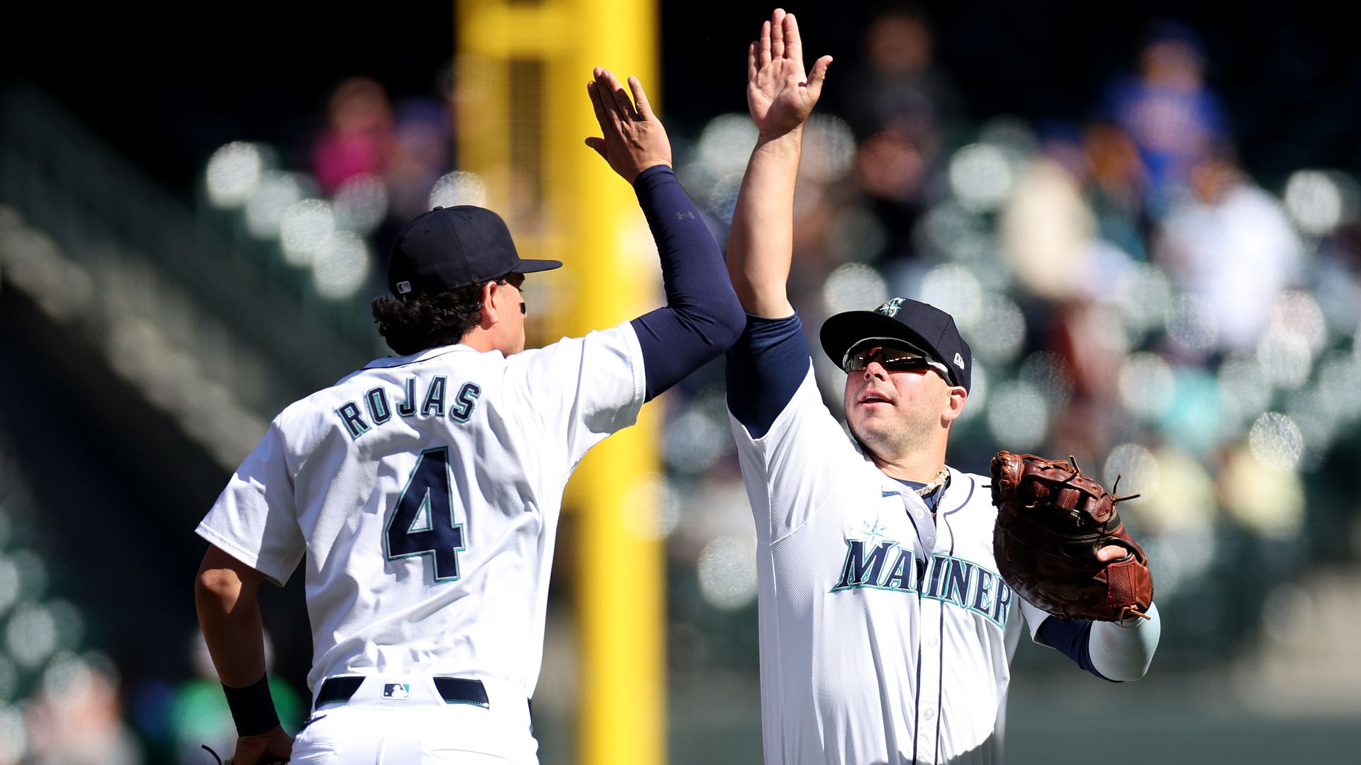 mariners are the cat’s meow, beat the reds 5-1