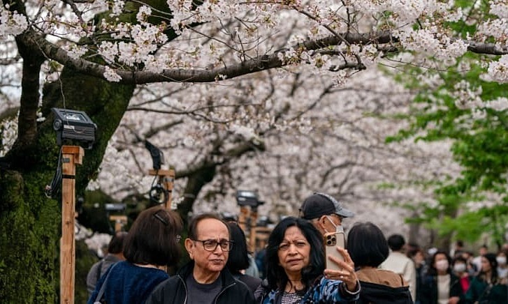 japan records best-ever monthly visitor numbers