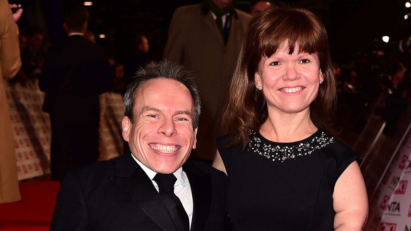 warwick davis apologises for causing concern after social media post