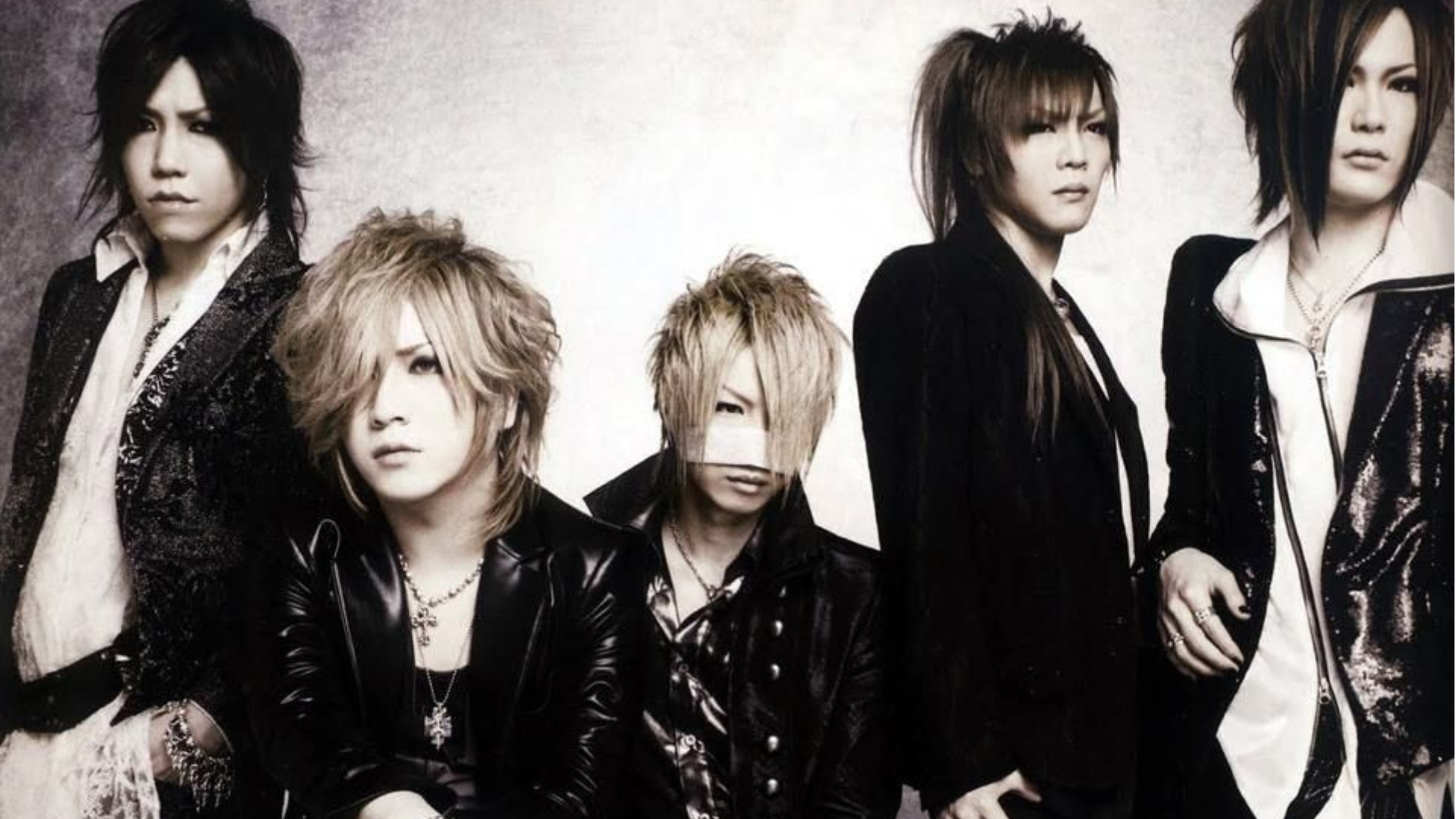 <p>The Gazette became a fully formed band when they recruited members Aoi and Yune in 2002, and later released their first single, ‘Wakaremichi’ in the same year, in April.</p> <p>Image: PS Company</p>