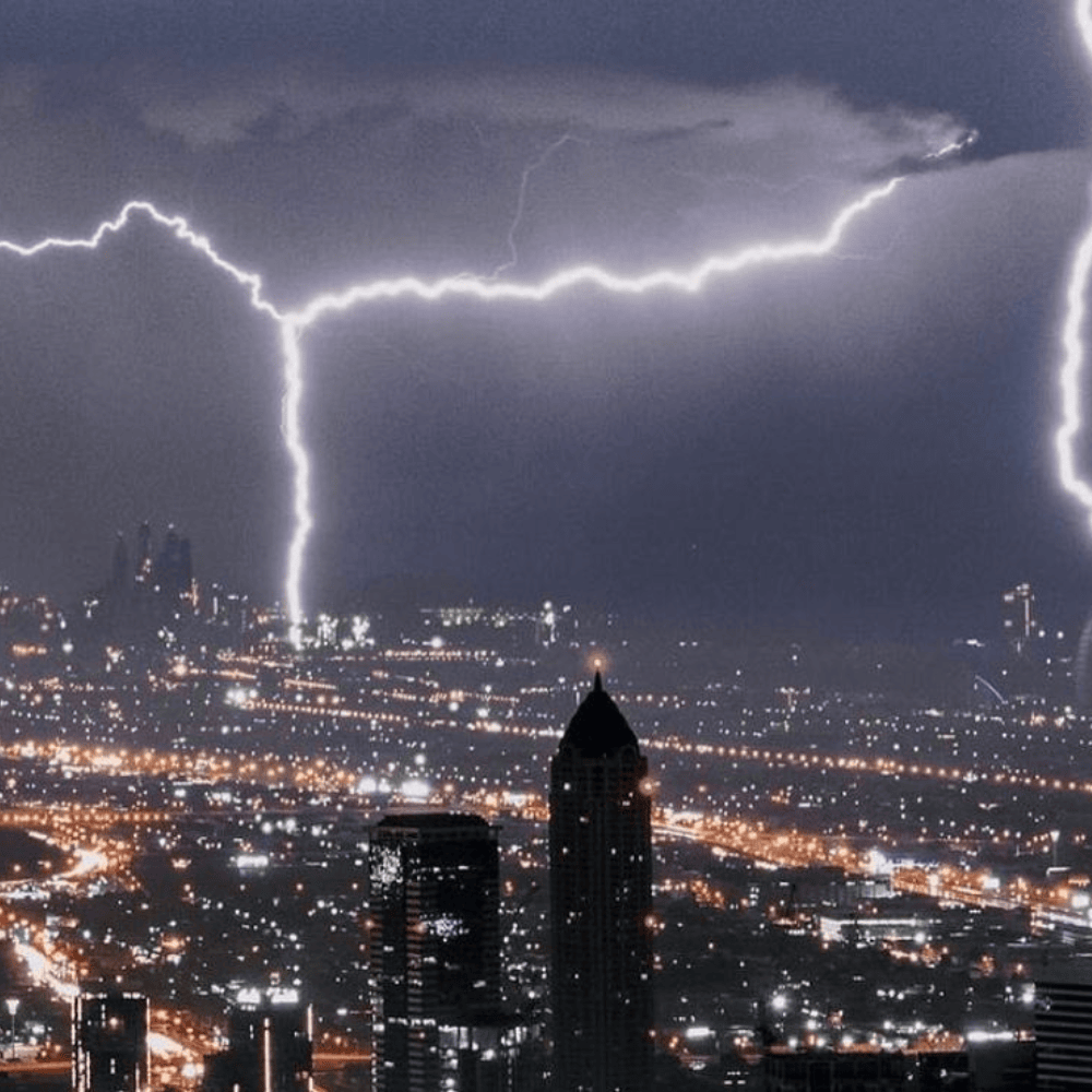 dubai inundado, tormentas eléctricas azotaron los emiratos árabes unidos videos