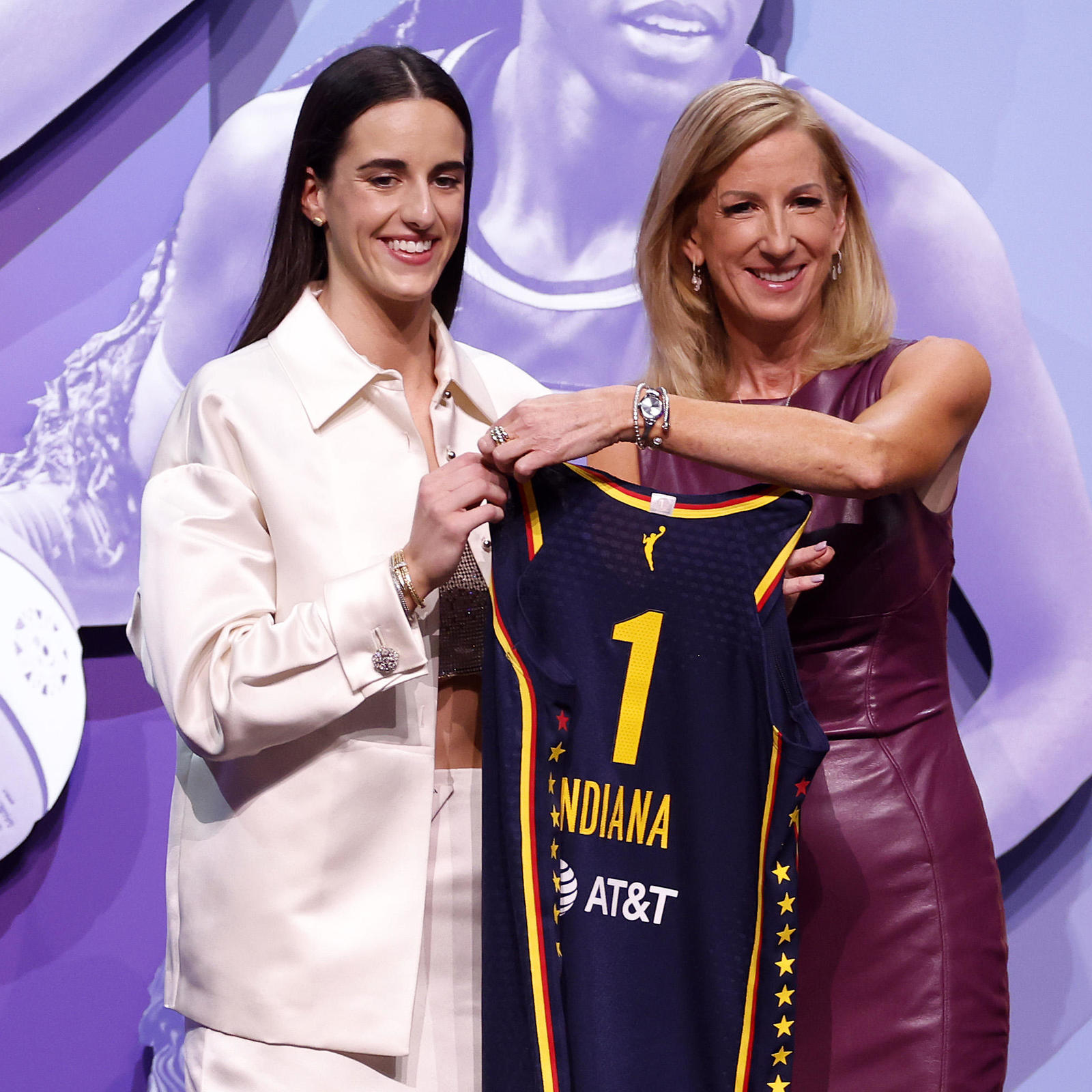 here's how much caitlin clark will make in the wnba