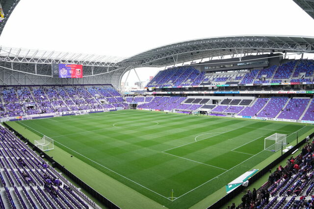 西日本に続々サッカースタジアムが建設される「怪」
