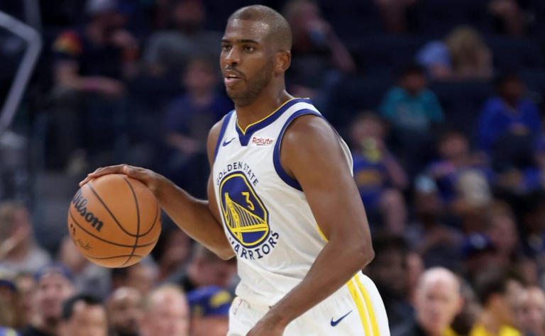 Chris Paul in action for the Golden State Warriors