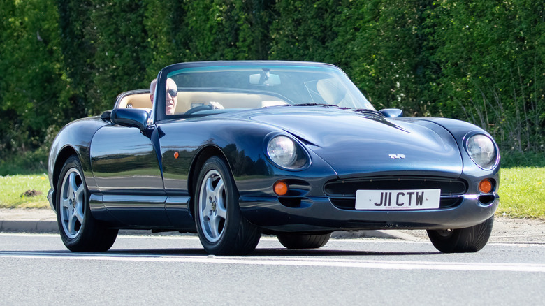 10 classic sports cars that are suspiciously cheap