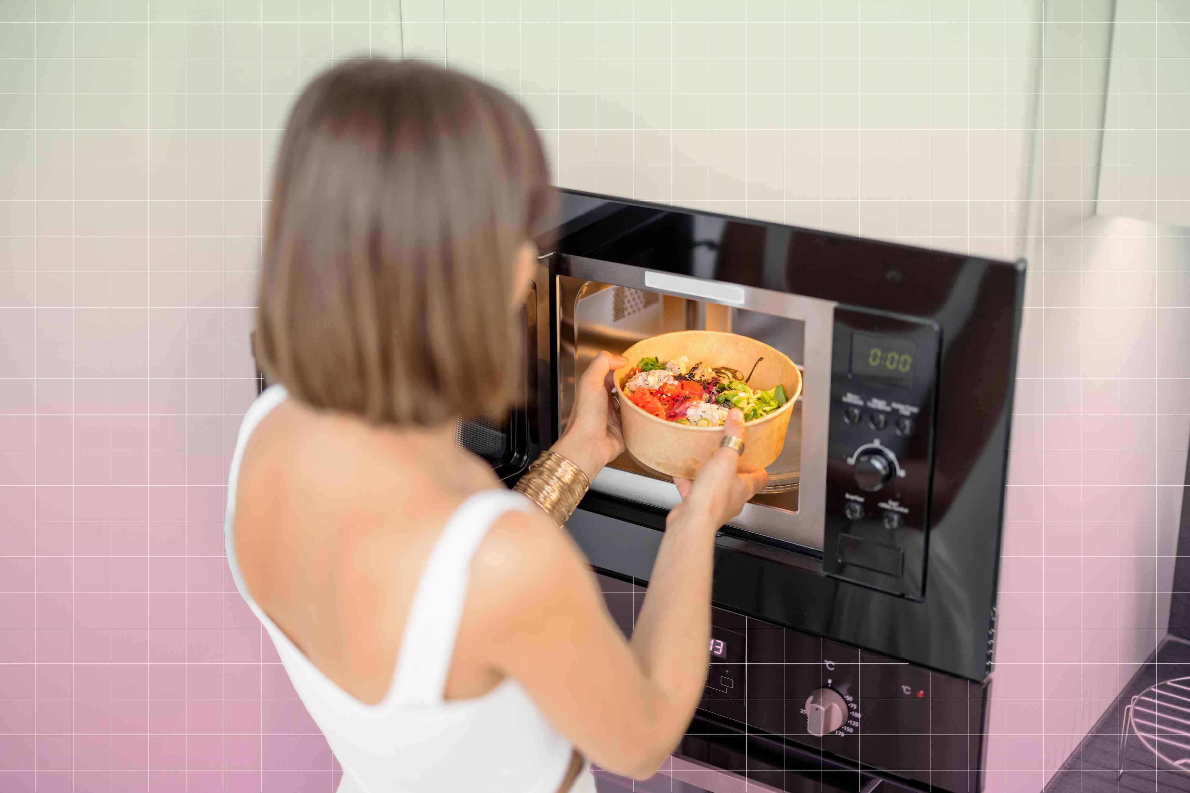 does microwaving your food destroy its nutrients? here's what dietitians say