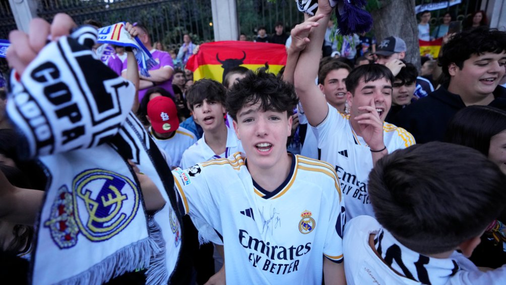 real madrid pospone festejo tras coronarse como campeón en laliga
