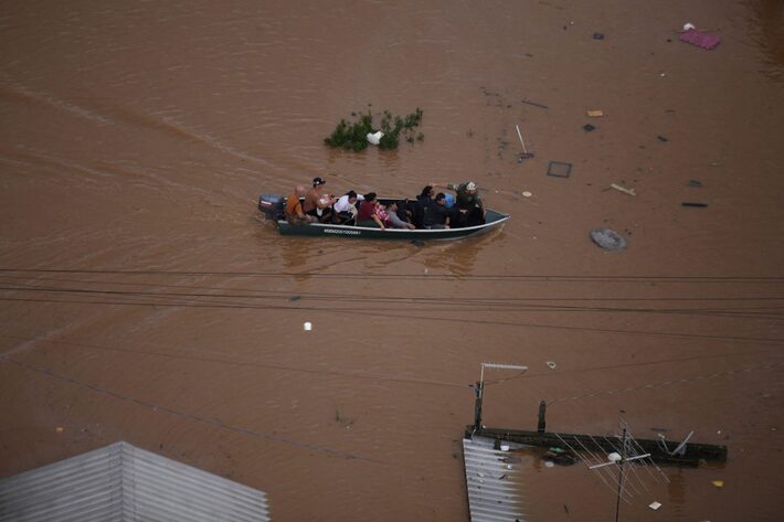 ‘resgate urgente’: moradores de cidades gaúchas pedem ajuda pelas redes sociais
