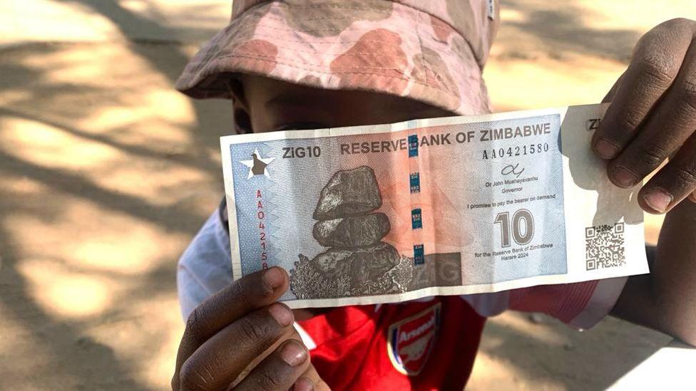 is zimbabwe zigzagging into further currency chaos?
