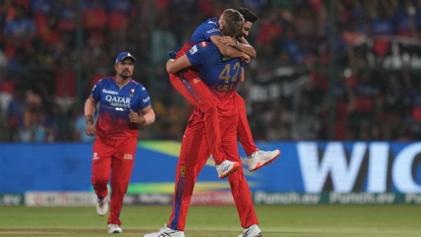 android, captain du plessis, bowlers give rcb a facile win on a lively pitch