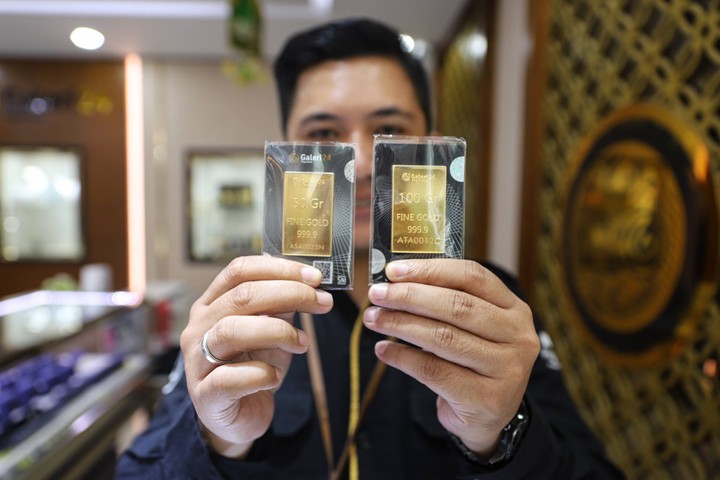 BB1lPj26 Emas Melonjak, Harga Naik Jadi Rp 2,30 Juta per Gram di Antam dan Galeri