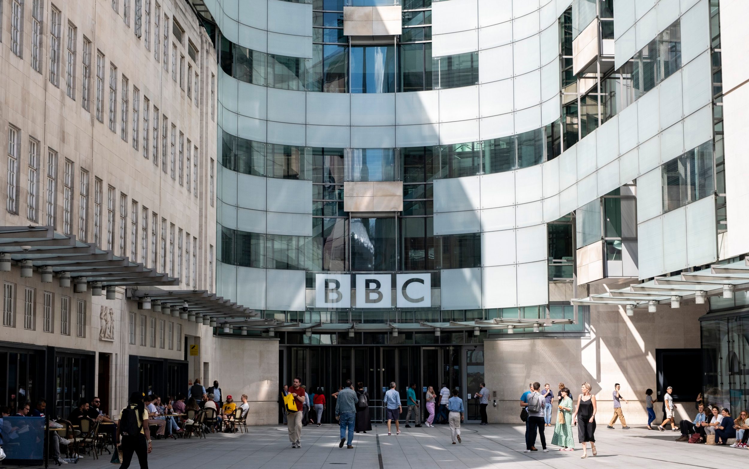 radio 4 ‘would face 50pc funding cut’ if bbc ditched licence fee for advertising model
