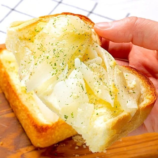 【トーストってこんなに美味しいの！？】超簡単だけど絶品！トーストの人気アレンジレシピ3選