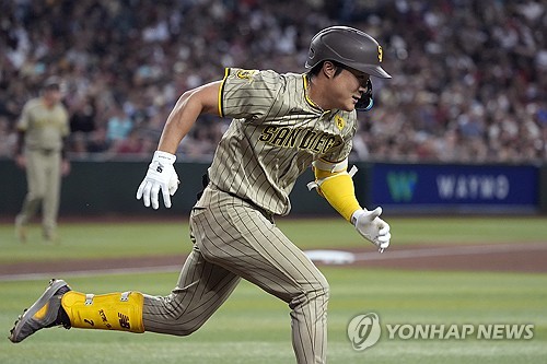 김하성, 애리조나전서 3점 홈런 '쾅'…시즌 5호