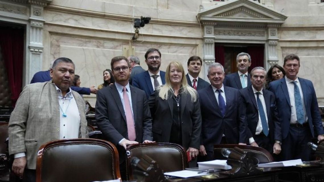 los peronistas federales y el amarillo agost carreño ratificaron su alianza con pichetto