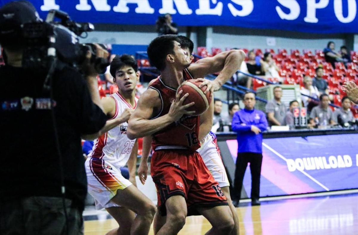 troy rosario catches fire as blackwater closes ph cup campaign with win over phoenix