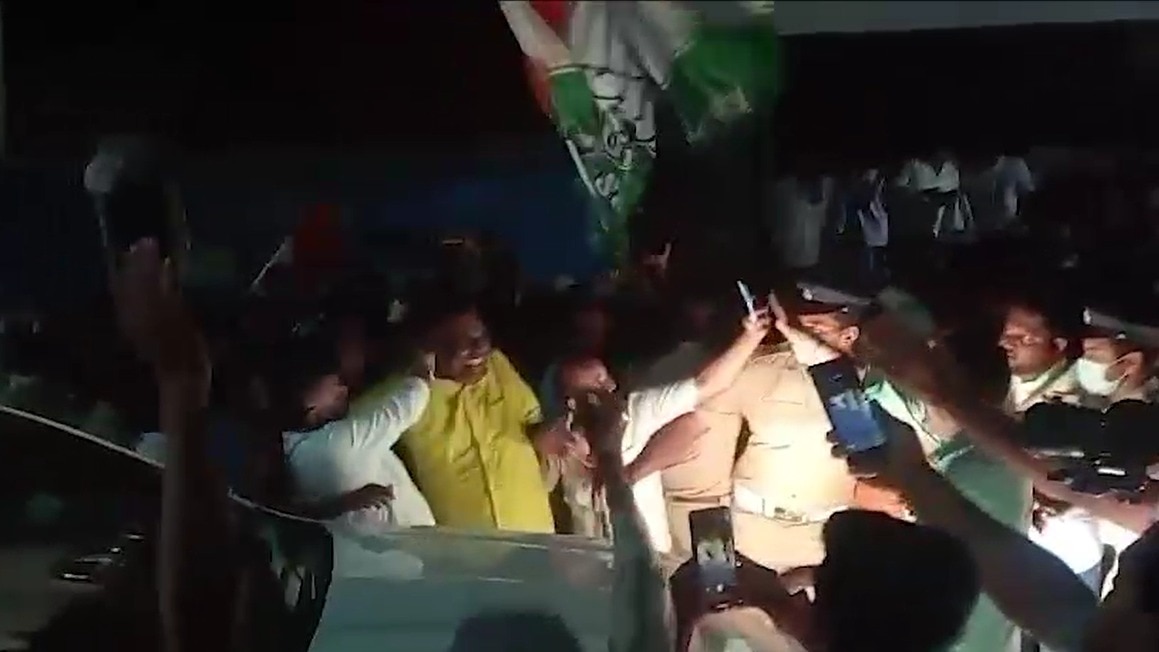 dk shivakumar's video slapping party worker goes viral, bjp attacks congress