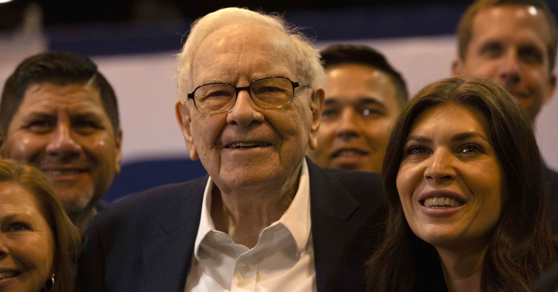 warren buffett mulls over his own mortality at this year's berkshire hathaway annual meeting