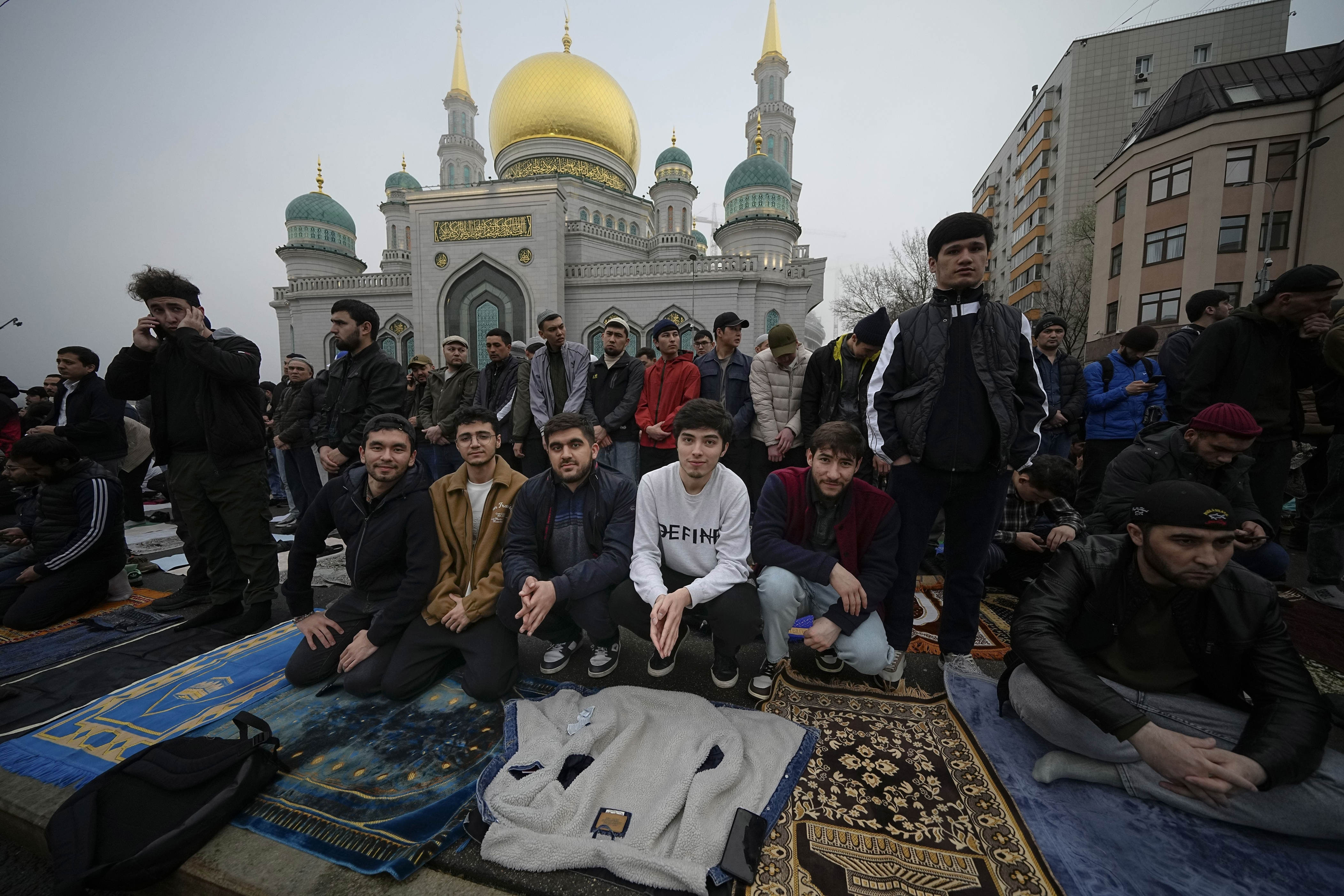 russland macht den migranten das leben noch schwerer