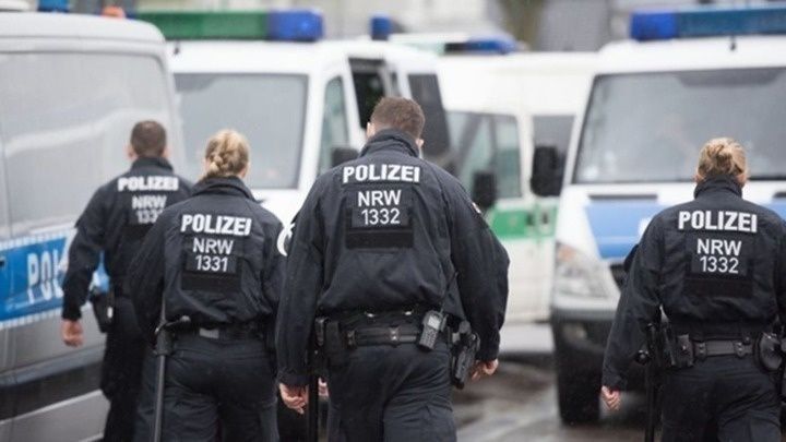 γερμανία: παραδόθηκε 17χρονος για την επίθεση σε σοσιαλδημοκράτη ευρωβουλευτή