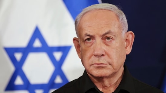 benjamin netanyahu announces ban on al jazeera in israel