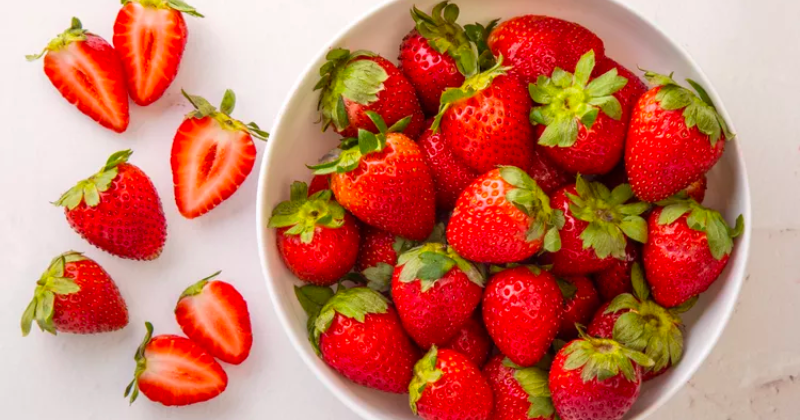stroberi buah musim panas yang lezat dan kaya manfaat kesehatan