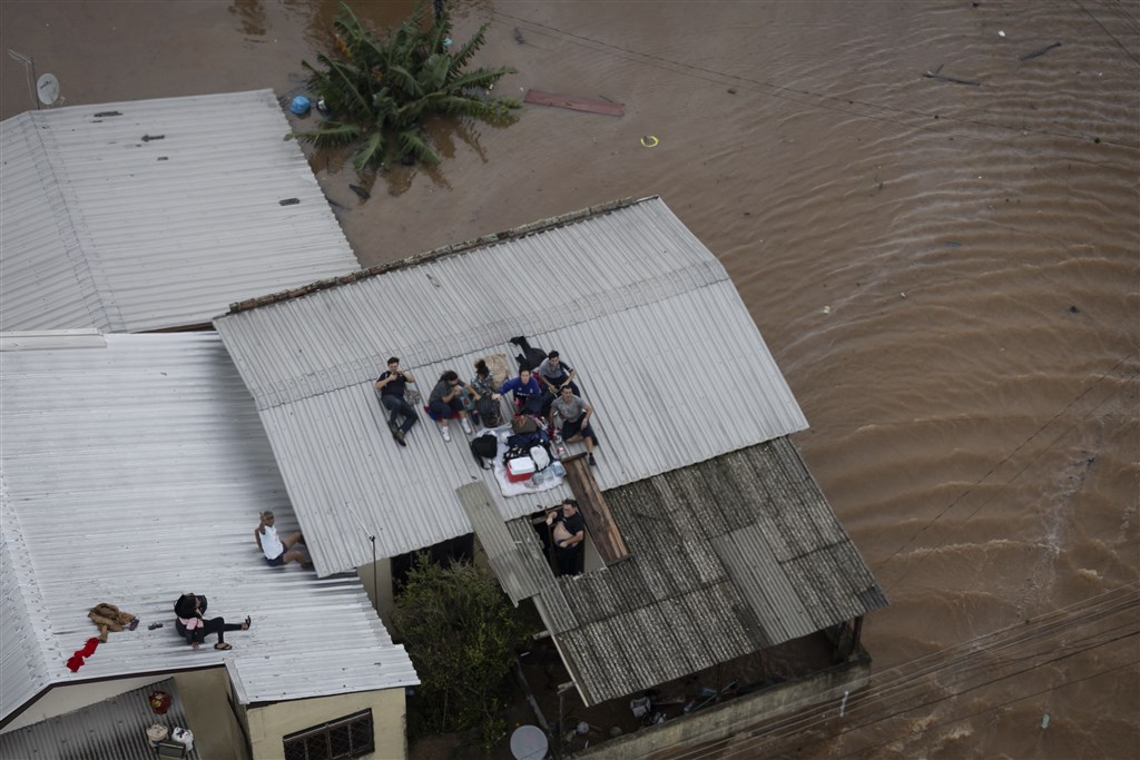 zware overstromingen brazilië: 70.000 mensen uit huizen verdreven