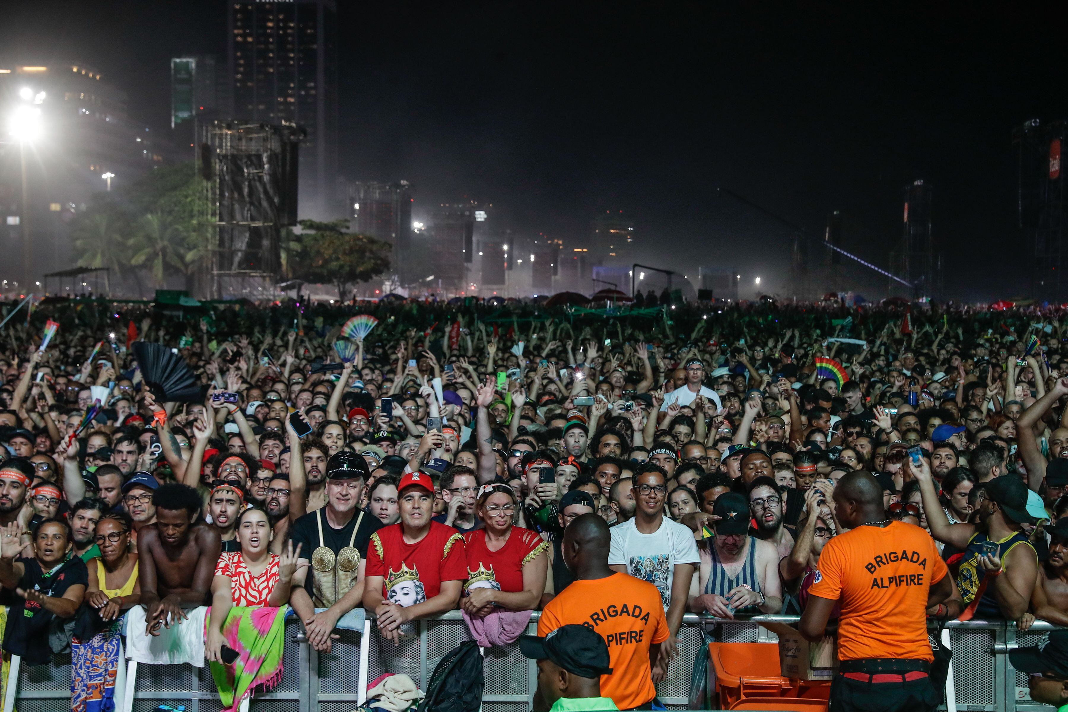 ¡monumental! madonna aglomeró a 1.5 millones de personas en la playa de copacabana