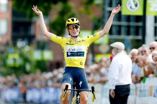 Après le Tour de France en 2023 (ici en photo), Demi Vollering a ajouté la Vuelta à son palmarès.
