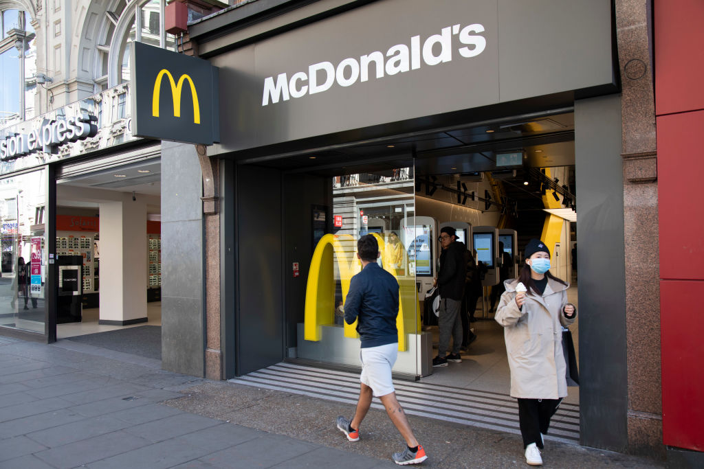bank holiday opening times for mcdonald's, greggs and kfc