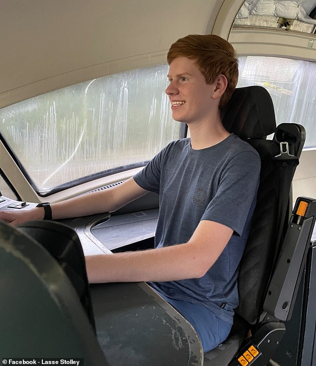 trainsquatting! meet the 17-year-old who lives on trains, using an £8,500-a-year season ticket to hop from one service to another