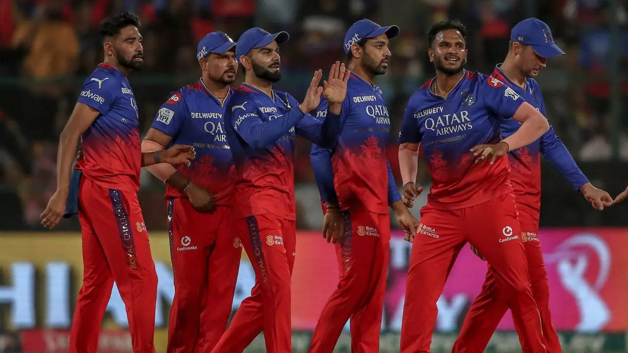 'the chinks in armour are visible..', former india cricketer warns rcb as playoffs draw near