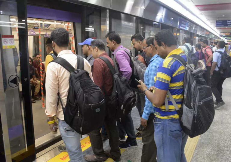 Esplanade metro subway gets a Blue line to Green line gate, indicative ...