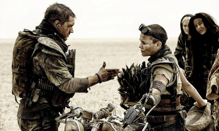 Τομ Χάρντι και Σαρλίζ Θερόν στην ταινία «Mad Max: Ο Δρόμος της Οργής» Warner Bros. Pictures