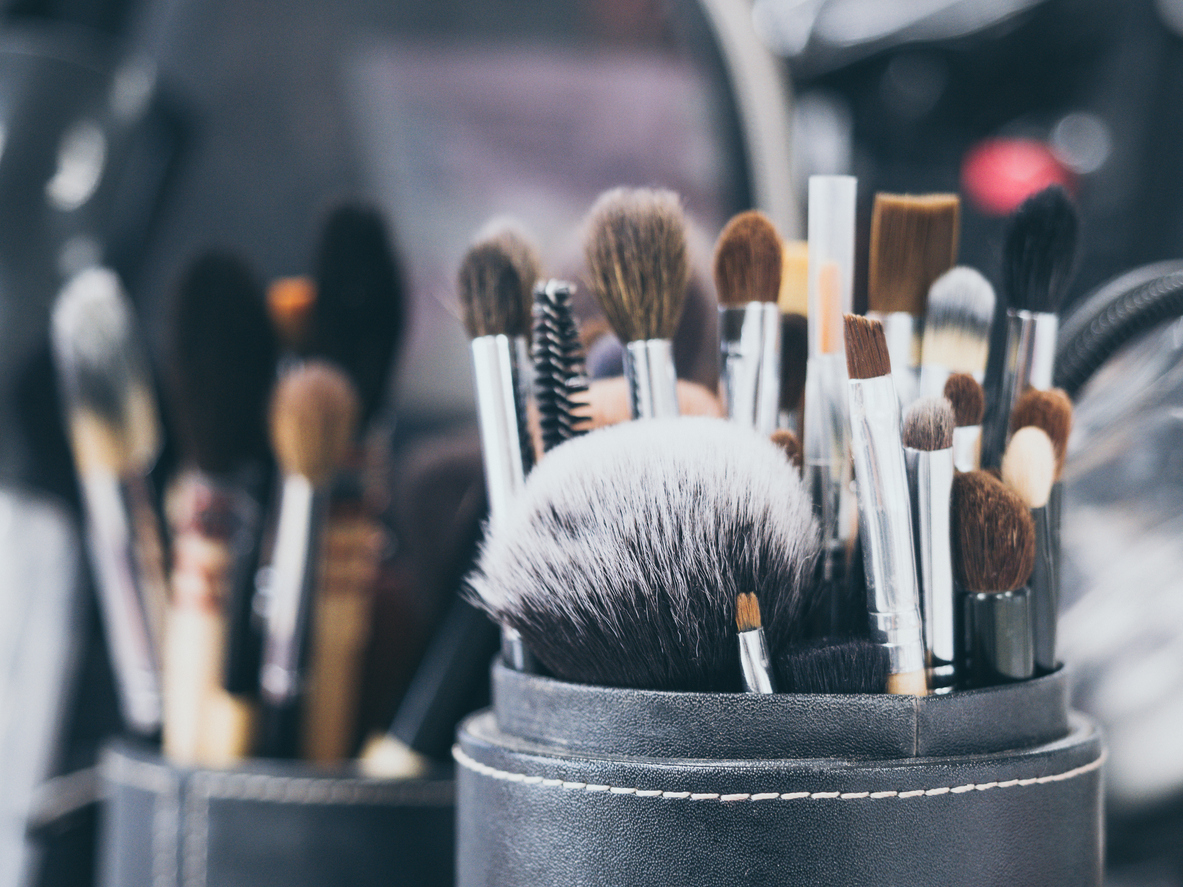 higiena to podstawa… pięknego makijażu! jak czyścić pędzle do makijażu?