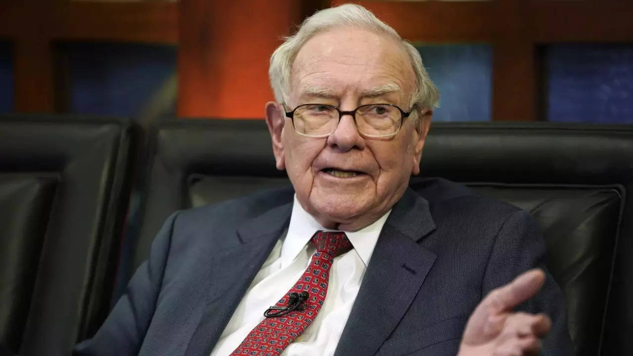 ‘just like nuclear weapons’: warren buffett has this big warning on the use of artificial intelligence