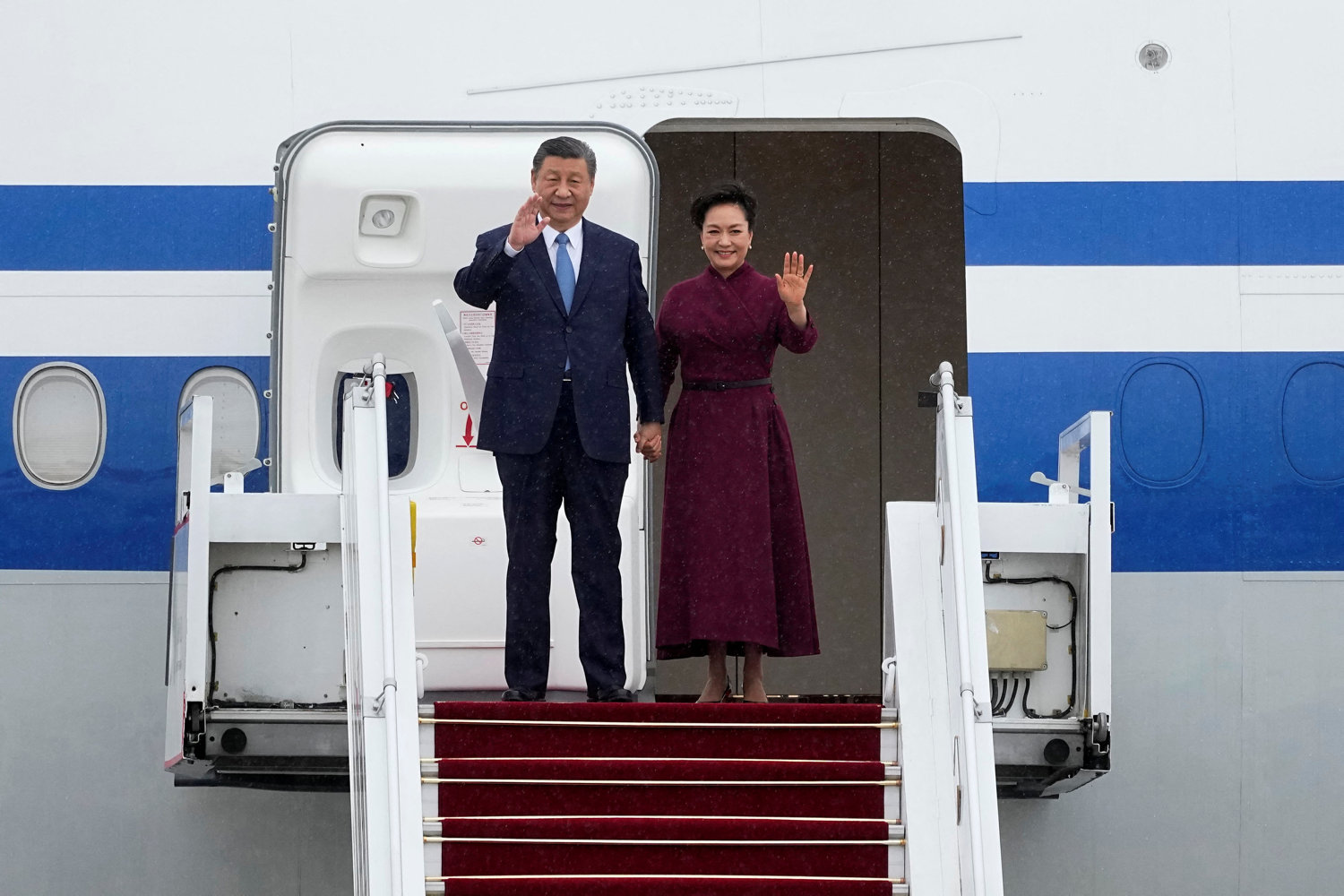 kinas præsident er på vanskeligt statsbesøg i frankrig