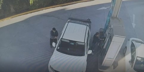 hombre resulta herido a bala tras asalto la florida: estaba comprando un auto junto a su hijo