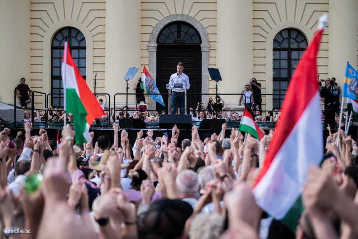 fideszes fellegvárba szervezett anyák napi demonstrációt a tisza párt