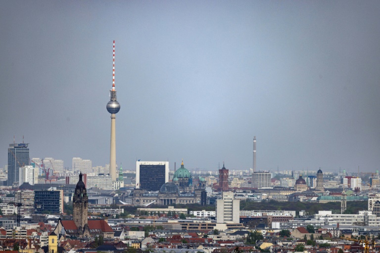 155 verletzte polizisten bei krawallen rund um fußballspiel in berlin