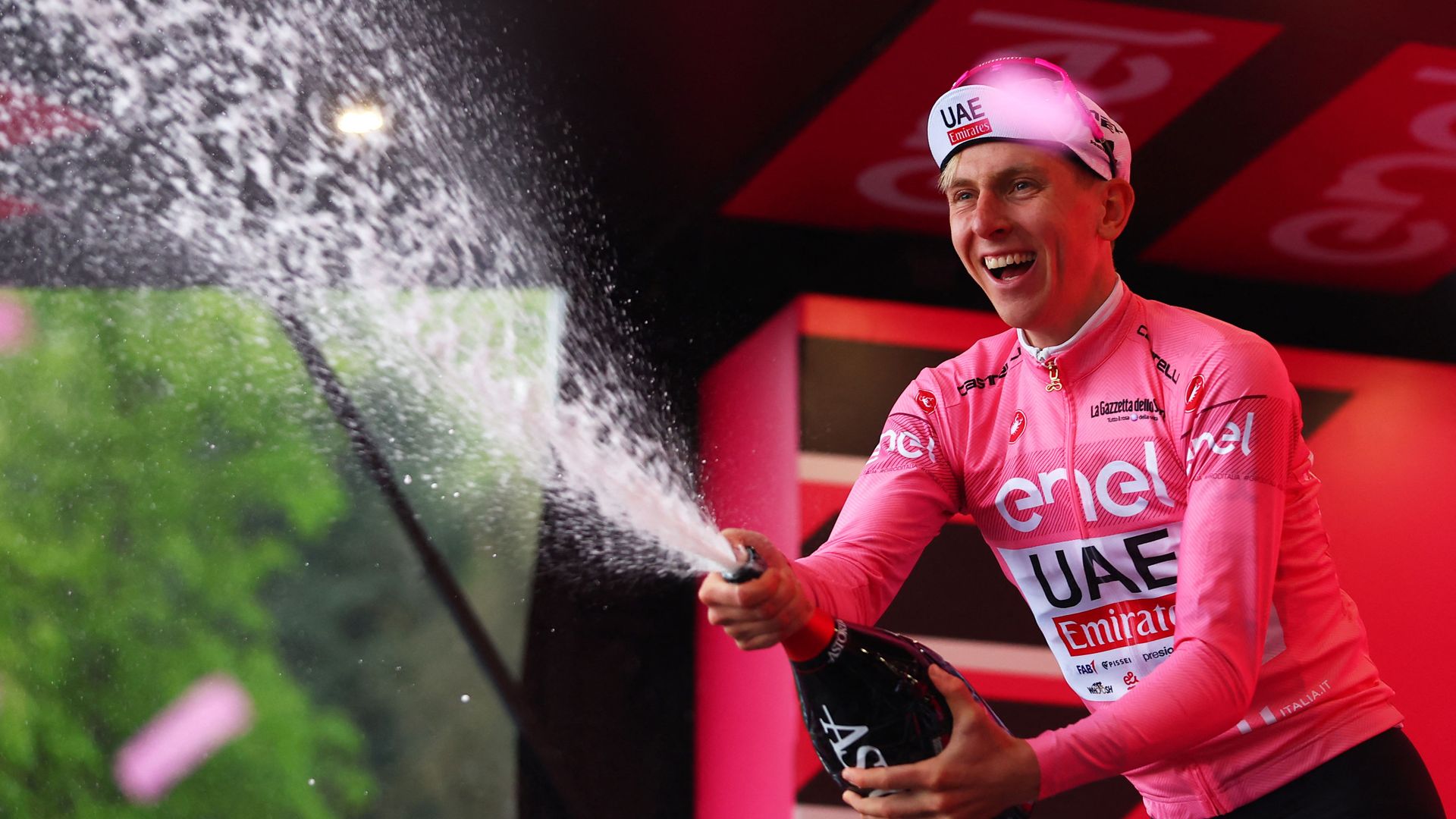 giro d'italia – 2. etappe: favorit tadej pogačar übernimmt rosa trikot